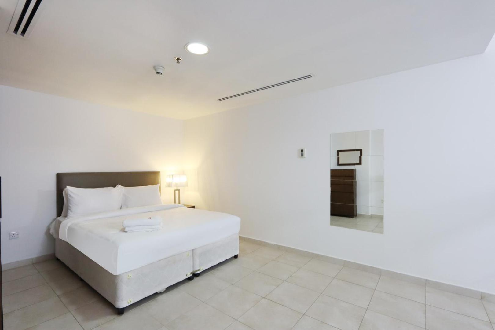 Livbnb-convenient Loft Type 1b, Sports Apartment Dubai