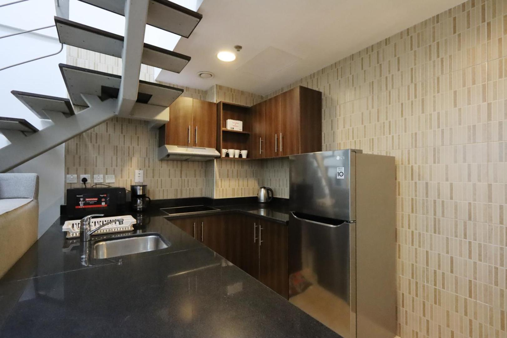 Livbnb-convenient Loft Type 1b, Sports Apartment Dubai